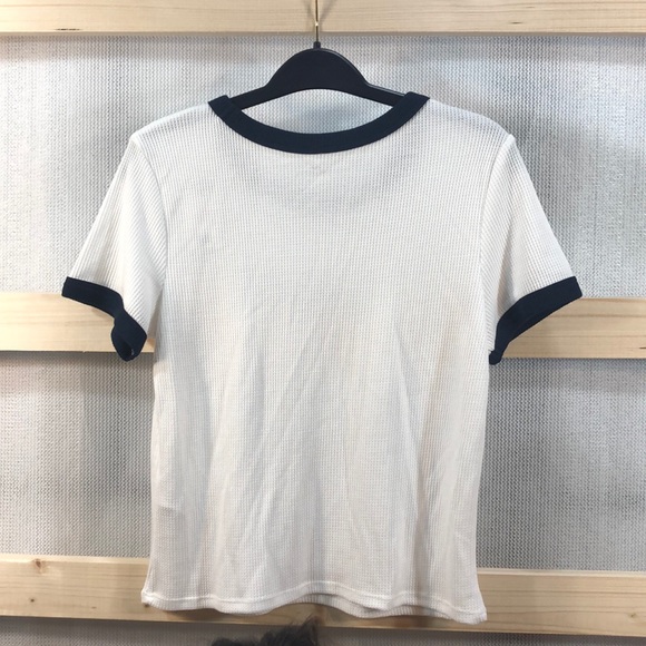 NWT Hollister Graphic Slim Tees Size: Medium - Picture 4 of 4